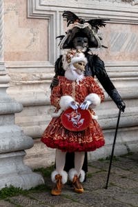 Les costumés du carnaval de Venise devant l'église San Zaccaria.