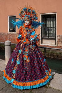 Les costumés du carnaval de Venise sur le Campo San Martin.