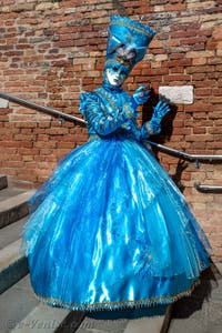 Les costumés du carnaval de Venise sur le Campiello Barbaro.