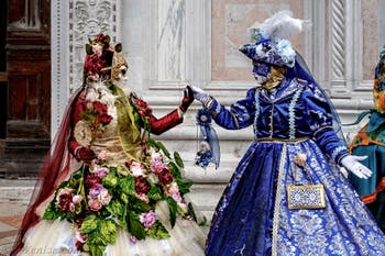 Les costumés du carnaval de Venise 