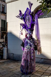 La parade des costumés du carnaval de Venise 2026 sur le Campo San Lorenzo.