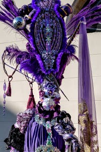 La parade des costumés du carnaval de Venise 2026 sur le Campo San Lorenzo.