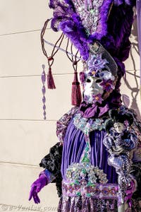 La parade des costumés du carnaval de Venise 2026 sur le Campo San Lorenzo.