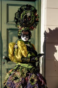 La parade des costumés du carnaval de Venise 2026 sur le Campo San Lorenzo.