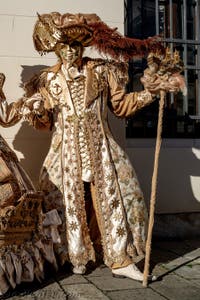 La parade des costumés du carnaval de Venise 2026 sur le Campo San Lorenzo.