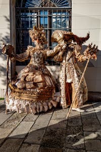 La parade des costumés du carnaval de Venise 2026 sur le Campo San Lorenzo.
