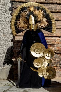 La parade des costumés du carnaval de Venise 2026 sur le Campo San Lorenzo.
