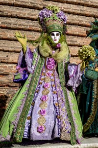 La parade des costumés du carnaval de Venise 2026 sur le Campo San Lorenzo.