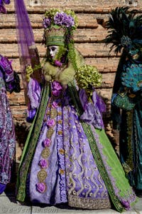 La parade des costumés du carnaval de Venise 2026 sur le Campo San Lorenzo.