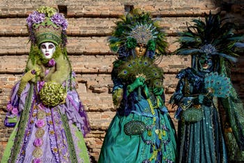 La parade des costumés du carnaval de Venise 2026 sur le Campo San Lorenzo.