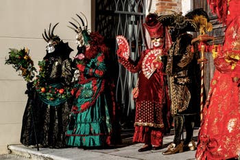 La parade des costumés du carnaval de Venise 2026 sur le Campo San Lorenzo.