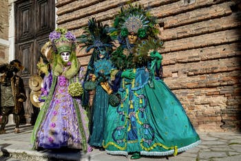 La parade des costumés du carnaval de Venise 2026 sur le Campo San Lorenzo.