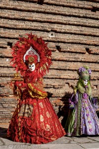 La parade des costumés du carnaval de Venise 2026 sur le Campo San Lorenzo.