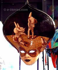 Masque de carnaval peint