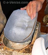 Le masque de papier mâché