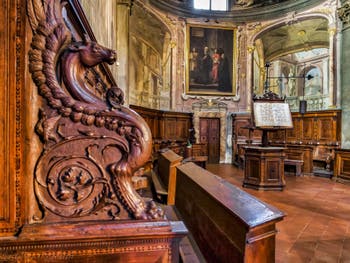 Choeur et lutrin en bois sculpté du Presbyterium par Francesco et Marco del Tasso, 1502, église de la Badia Fiorentina à Florence Italie