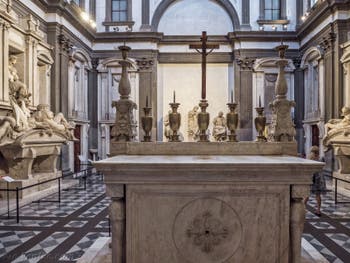 L'Autel de la Sacrestia Nuova, la chapelle Médicis de Michel-Ange à Florence en Italie