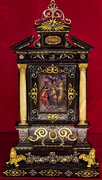Reliquaire du couronnement de la Vierge Trésor chapelle Médicis à Florence en Italie
