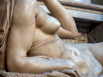 Statue de l'Aurore du tombeau Lorenzo de Médicis, Sacrestia Nuova par Michel-Ange