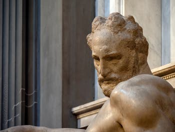 Statue du Crépuscule du tombeau Lorenzo de Médicis, Sacrestia Nuova par Michel-Ange