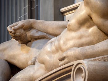 Statue du Crépuscule du tombeau Lorenzo de Médicis, Sacrestia Nuova par Michel-Ange