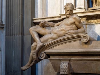 Statue du Crépuscule du tombeau Lorenzo de Médicis, Sacrestia Nuova par Michel-Ange