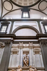 Tombeau de Lorenzo de Médicis, Sacrestia Nuova, la chapelle Médicis à Florence en Italie