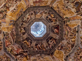 Tabernacle biblique de l'Arche d'Alliance avec les 24 Seigneurs de l'Apocalypse, fresques de la Coupole de la Cathédrale Santa Maria del Fiore ou Duomo à Florence en Italie