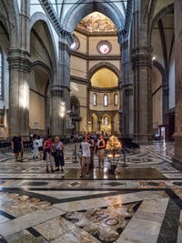 Nef centrale de la Cathédrale Cathédrale Santa Maria del Fiore, le Duomo à Florence en Italie