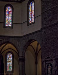 Vitraux de la Cathédrale Santa Maria del Fiore, le Duomo à Florence en Italie