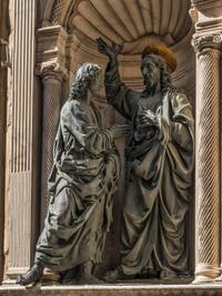 Andrea del Verrocchio, l'incrédulité de saint Thomas, statue de bronze 1486, Tabernacle de Donatello et Michelozzo, 1425 Florence Italie