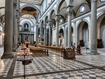 Nef de l'église San Lorenzo à Florence en Italie