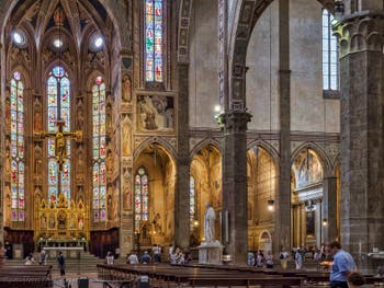 Chœur et chapelles de l'église Santa Croce à Florence en Italie