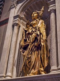 Donatello Statue de saint Ludovic de Toulouse (1422-1425) église de Santa Croce à Florence en Italie