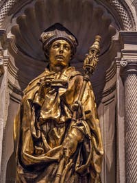Donatello Statue de saint Ludovic de Toulouse (1422-1425) église de Santa Croce à Florence en Italie