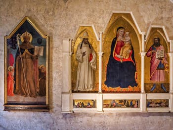 Sur la gauche, Rossello di Jacopo Franchi, saint Bernard de Sienne et les Anges (1450) église de Santa Croce à Florence en Italie
