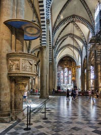 Chaire de Brunelleschi de l'église Santa Maria Novella à Florence en Italie