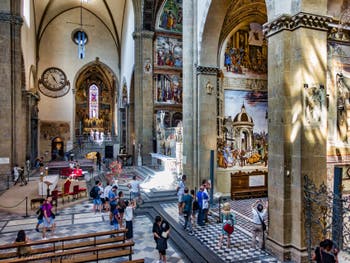 Transept et chapelles de la basilique église de Santa Maria Novella à Florence en Italie