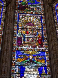 Vitraux du chœur de l'église Santa Maria Novella à Florence en Italie