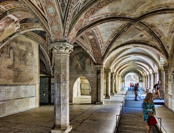 Fresques du Cloître des Morts de l'église Santa Maria Novella à Florence en Italie