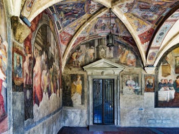 Fresques du grand cloître de la basilique église de Santa Maria Novella à Florence en Italie