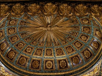 Baldaquin et autel principal de la Basilique Sainte Marie Majeure à Rome