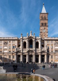 Façade avant de la basilique Sainte Marie Majeure à Rome