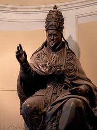 Paolo Sanquirico, statue du pape Paul V, Basilique Sainte Marie Majeure à Rome