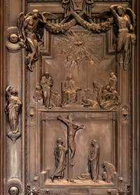 La porte en bronze du portique de la Basilique Sainte Marie Majeure à Rome
