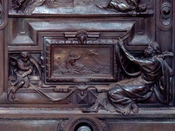 La porte en bronze du portique de la Basilique Sainte Marie Majeure à Rome