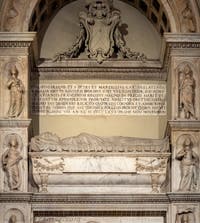 Tombes et monuments funéraires dans la Basilique Sainte Marie Majeure à Rome