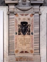Tombes et monuments funéraires dans la Basilique Sainte Marie Majeure à Rome