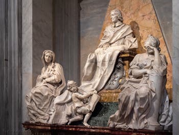 Tombes et monuments funéraires dans la Basilique Sainte Marie Majeure à Rome