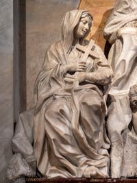 Tombes et monuments funéraires dans la Basilique Sainte Marie Majeure à Rome